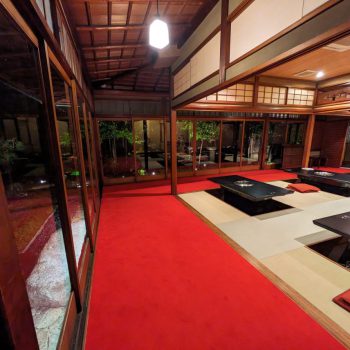 彷彿通往不同世界的入口 - 京烧肉弘 八坂邸店